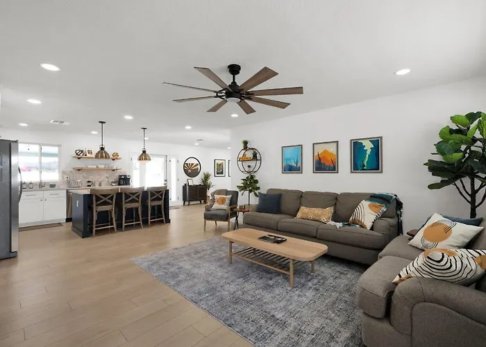 Modern With Pool Near Asu & Scottsdale Holiday home *