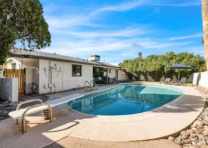 Modern With Pool Near Asu & Scottsdale Holiday home