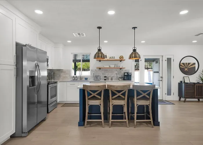 Modern With Pool Near Asu & Scottsdale Holiday home *